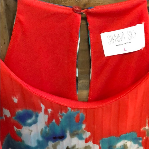 Spring Top - Picture 2 of 3